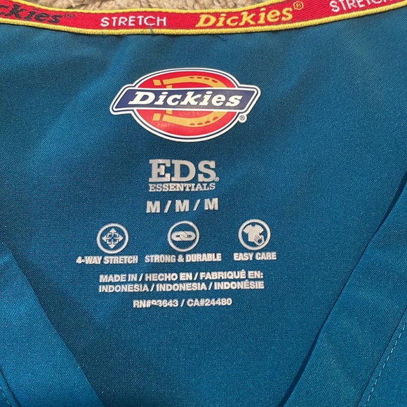 Dickies scrub top in Caribbean blue - Picture 2 of 4